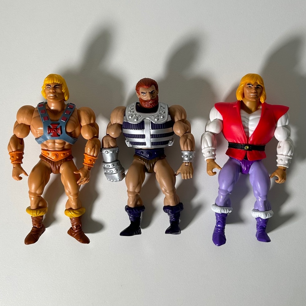 Mattel 2020 He-Man Masters Of The Universe Prince Adam He-Man Fisto (ZZ28)